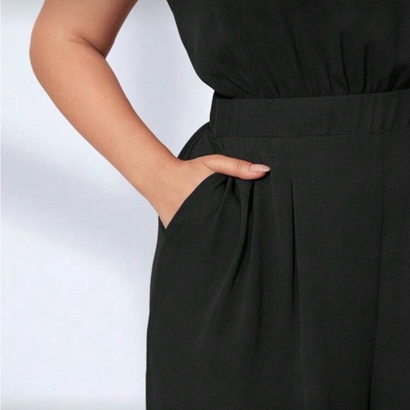 Chic Black Sleeveless Jumpsuit - Picture 3 of 6